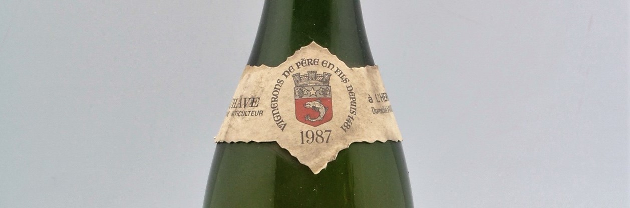 the picture shows a bottle of the 1987 vintage
