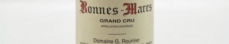 La photo montre une bouteille de vin du grand cru bonnes mares du Domaine de Georges Roumier situé dans à Chambolle Musigny en Bourgogne