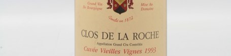 La photo montre une bouteille de vin CLOS DE LA ROCHE GRAND CRU du Domaine PONSOT situé A MOREY SAINT DENIS en Bourgogne