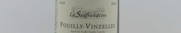 La photo montre une bouteille de l'appellation Pouilly-Vinzelles du domaine Bret Brothers en Bourgogne.