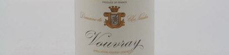La photo montre une bouteille de l'appellation Vouvray du domaine Foreau Clos Naudin dans la Loire.