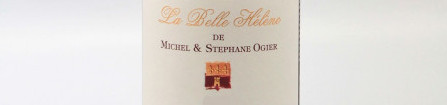 La photo montre une bouteille de vin de l'appellation Côte-Rôtie du domaine Stéphane Ogier dans la Vallée du Rhône Nord.